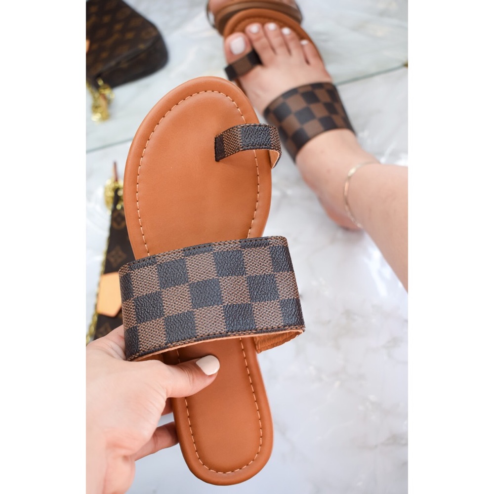 TRAVEL MEMORIES - BROWN
